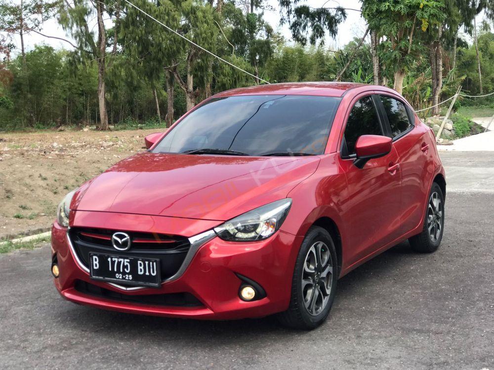 Mobil Mazda 2 Hatchback 2014