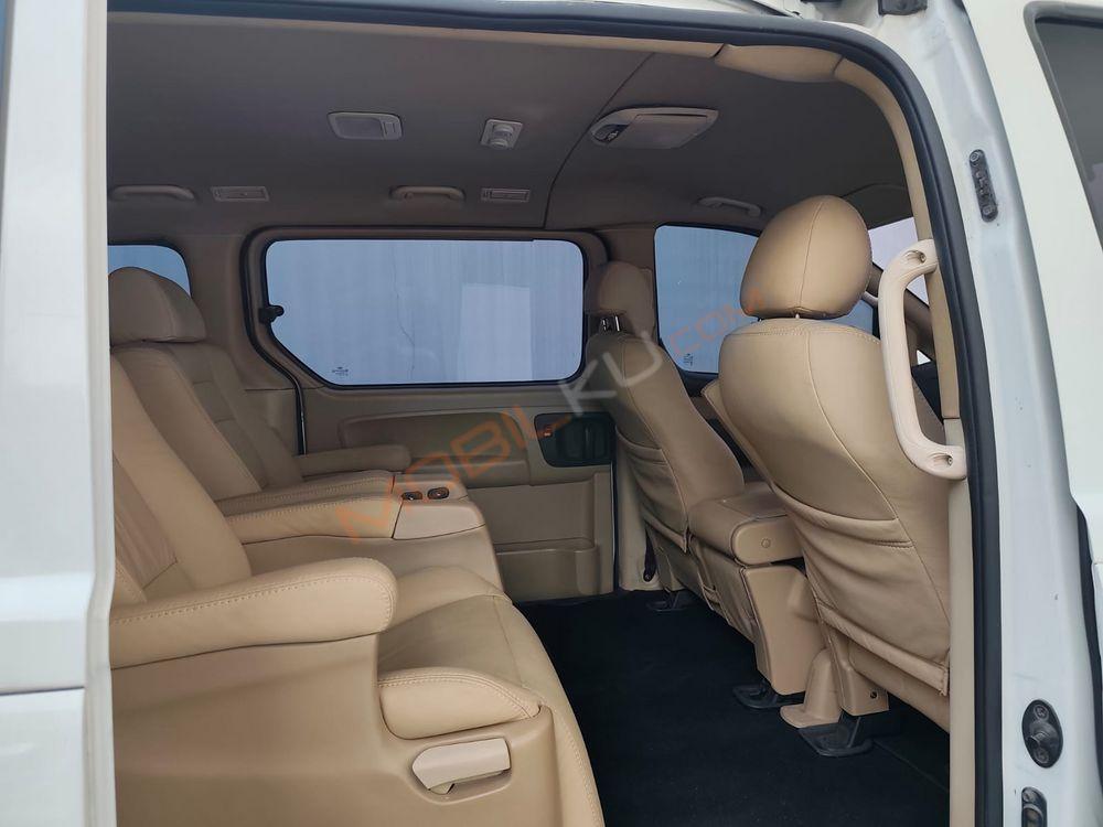 Mobil Hyundai H-1 2016