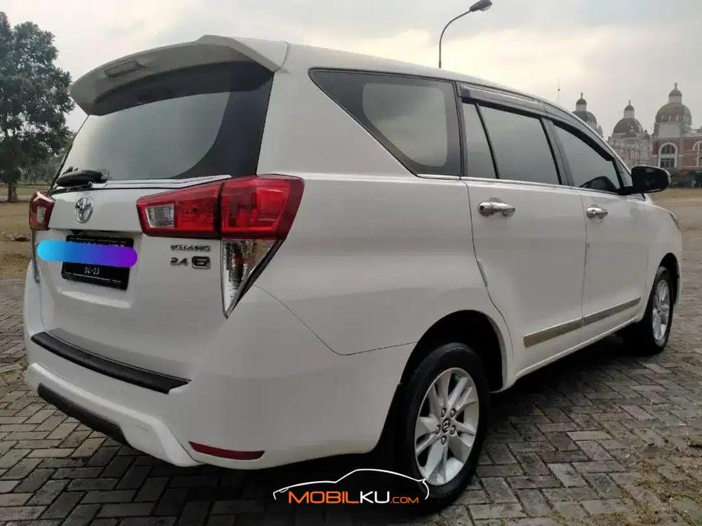 Mobil Toyota Kijang Innova 2018