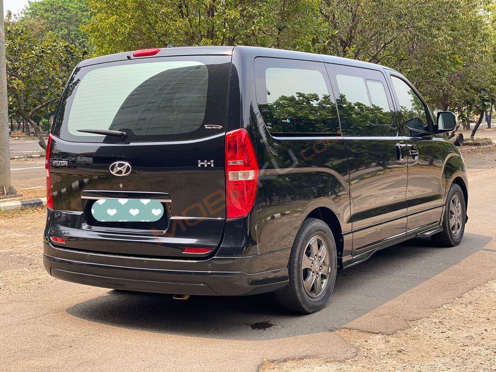 Mobil Hyundai H-1 2017