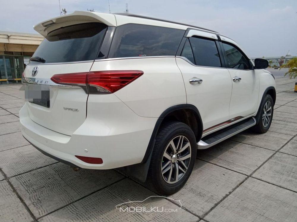 Mobil Toyota Fortuner 2016