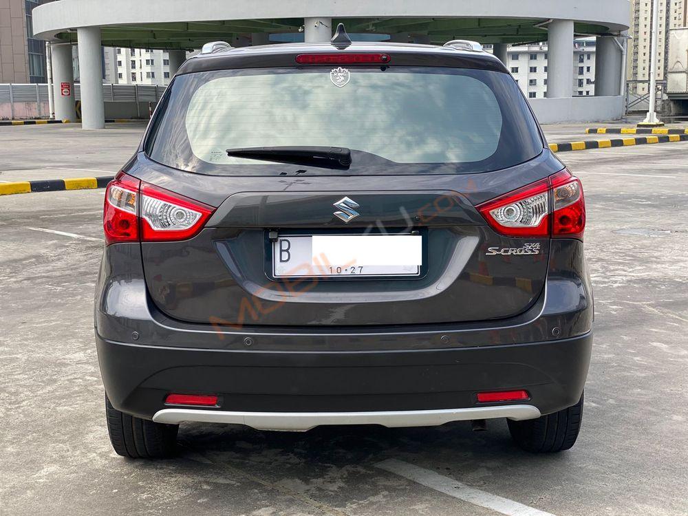 Mobil Suzuki SX4 2017