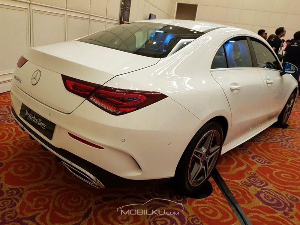 Mobil Mercedes-Benz CLA 2019