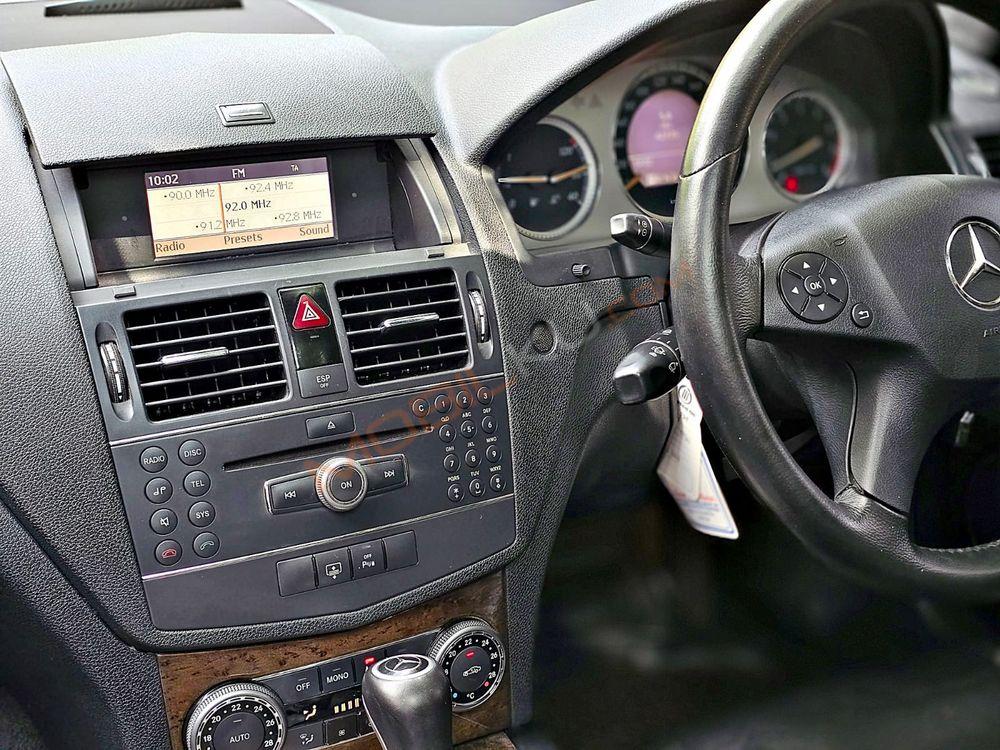 Mobil Mercedes-Benz C-Class 2009