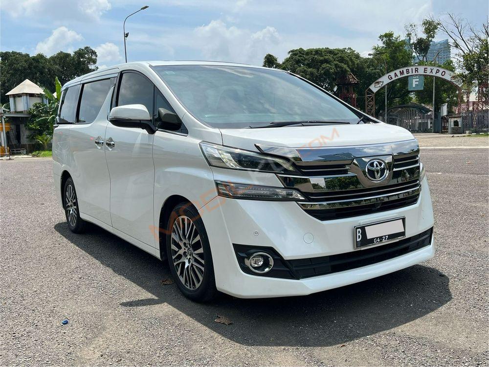 Mobil Toyota Vellfire 2017