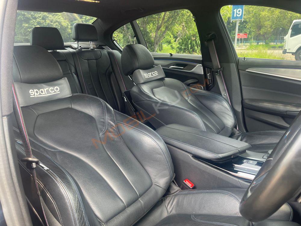 Mobil BMW 5 Series 2020