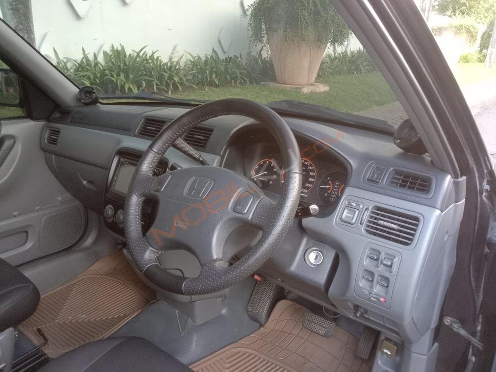 Mobil Honda CR-V 2002