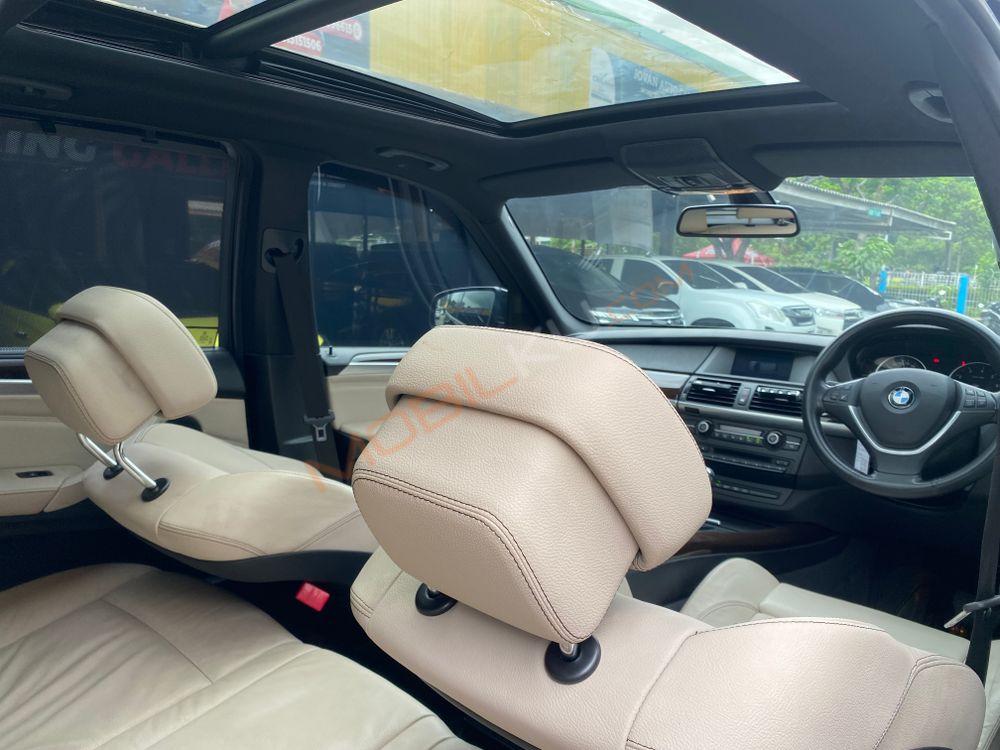 Mobil BMW X5 2012