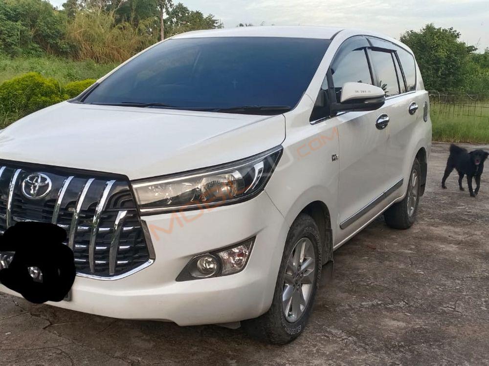Mobil Toyota Kijang Innova 2016