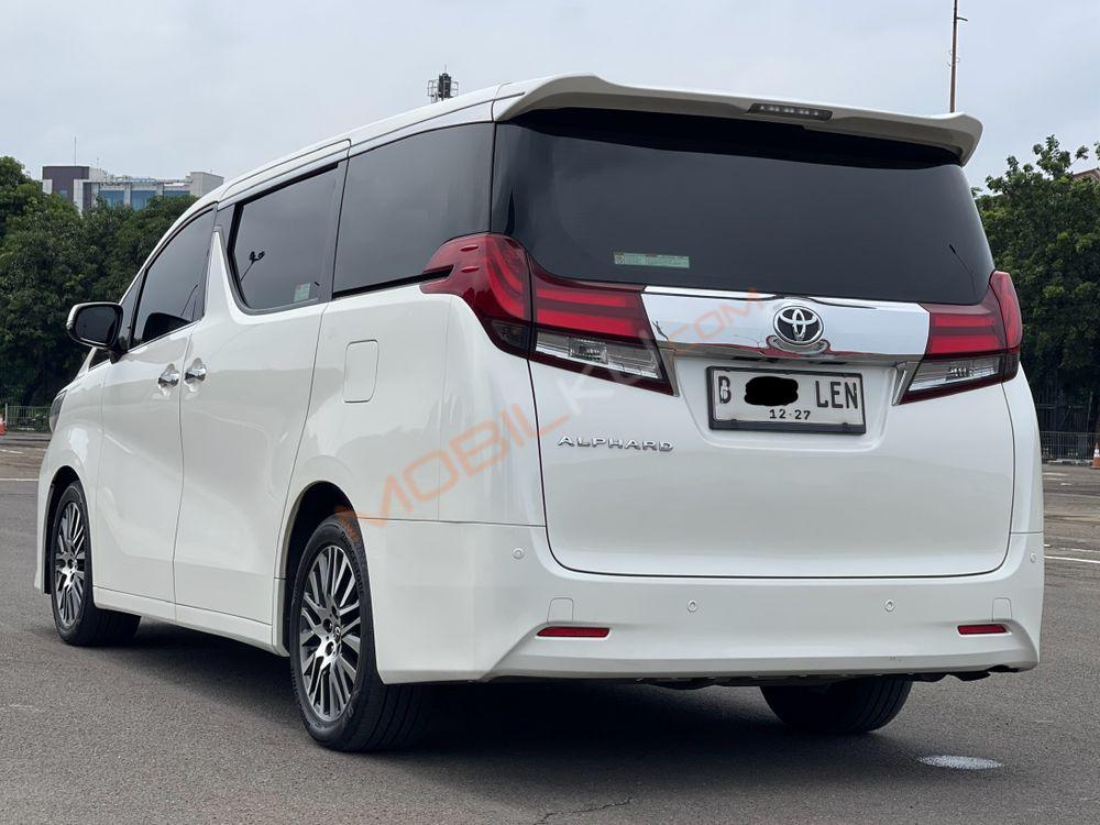 Mobil Toyota Alphard 2017
