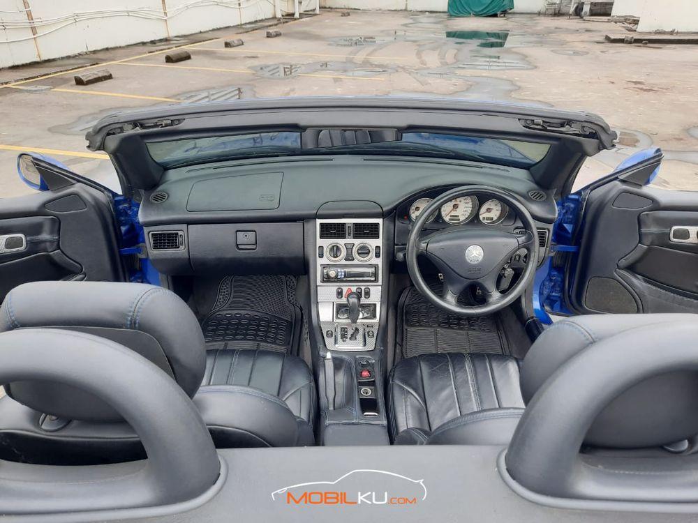 Mobil Mercedes-Benz SLK 2000