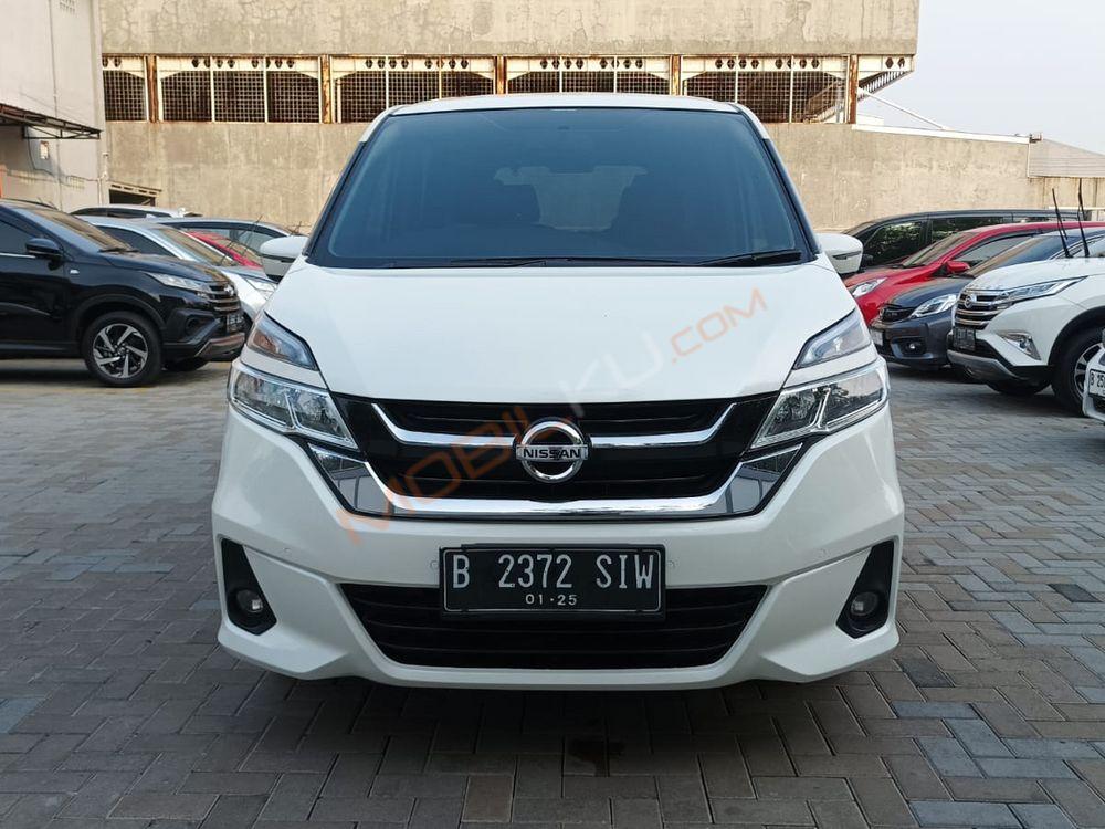 Mobil Nissan Serena 2019