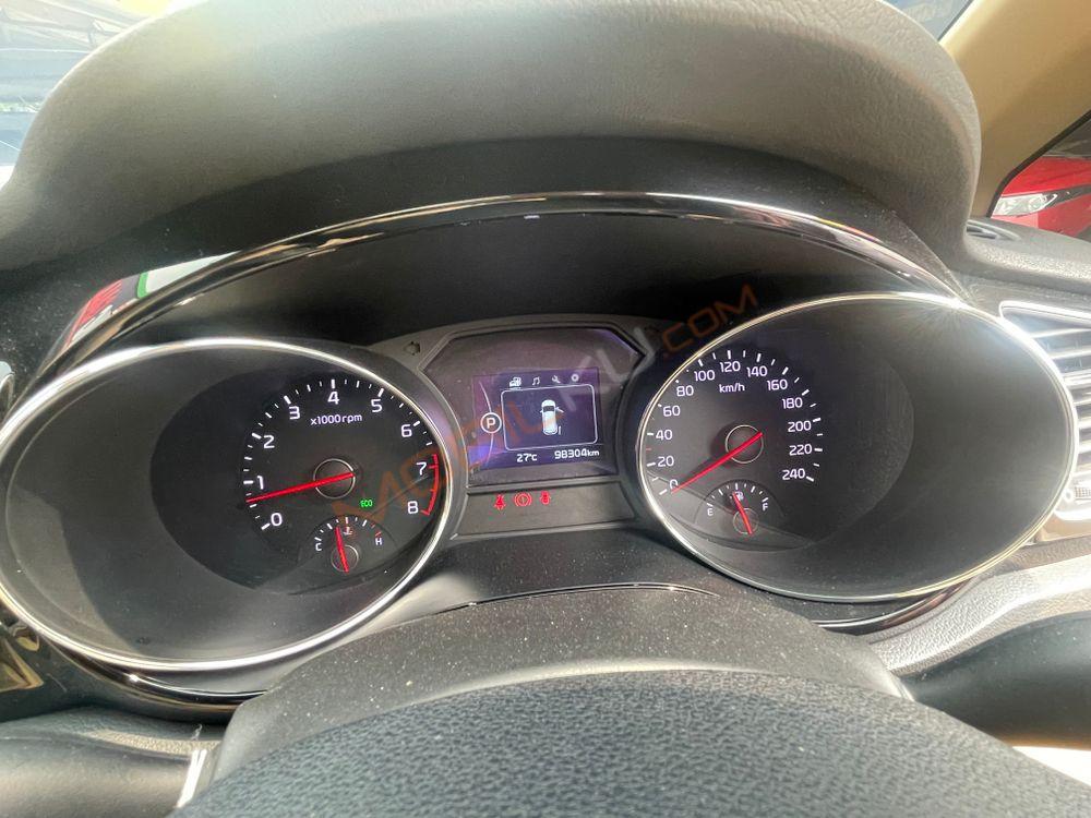 Mobil Kia Sedona 2017