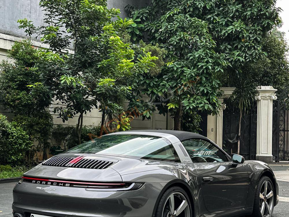 Mobil Porsche 911 2022