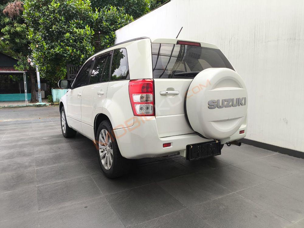 Mobil Suzuki Grand Vitara 2016