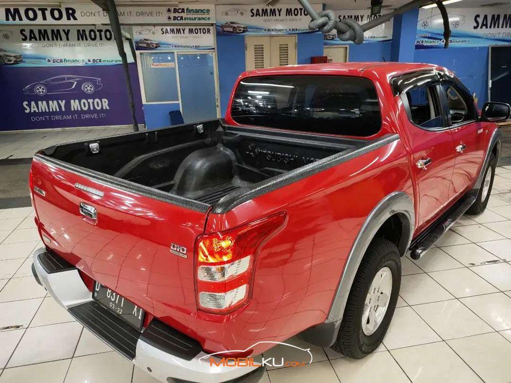 Mobil Mitsubishi Triton 2016