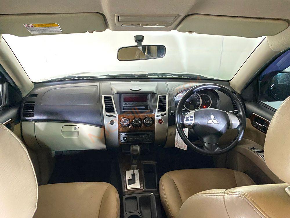 Mobil Mitsubishi Pajero Sport 2010