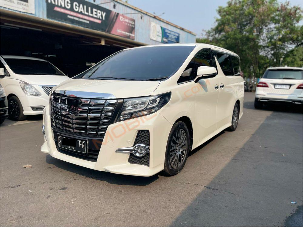 Mobil Toyota Alphard 2016