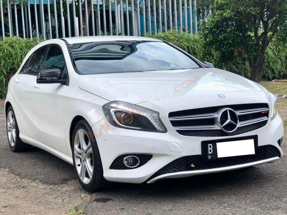 Mobil Mercedes-Benz A-Class 2013