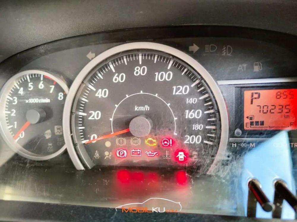 Mobil Toyota Calya 2016