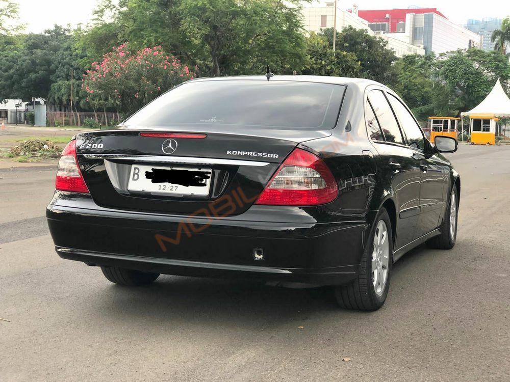 Mobil Mercedes-Benz E-Class 2007