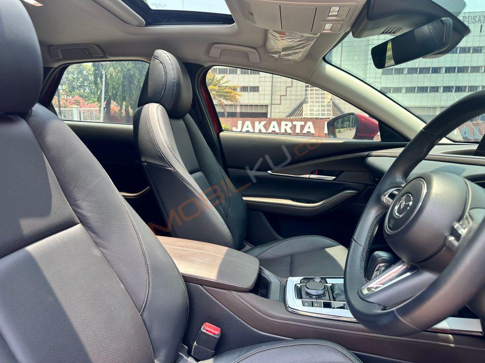 Mobil Mazda CX-30 2023