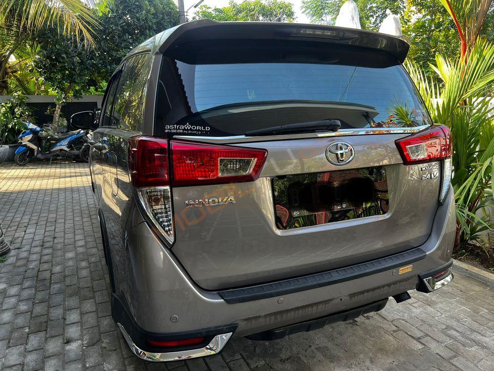 Mobil Toyota Kijang Innova 2016