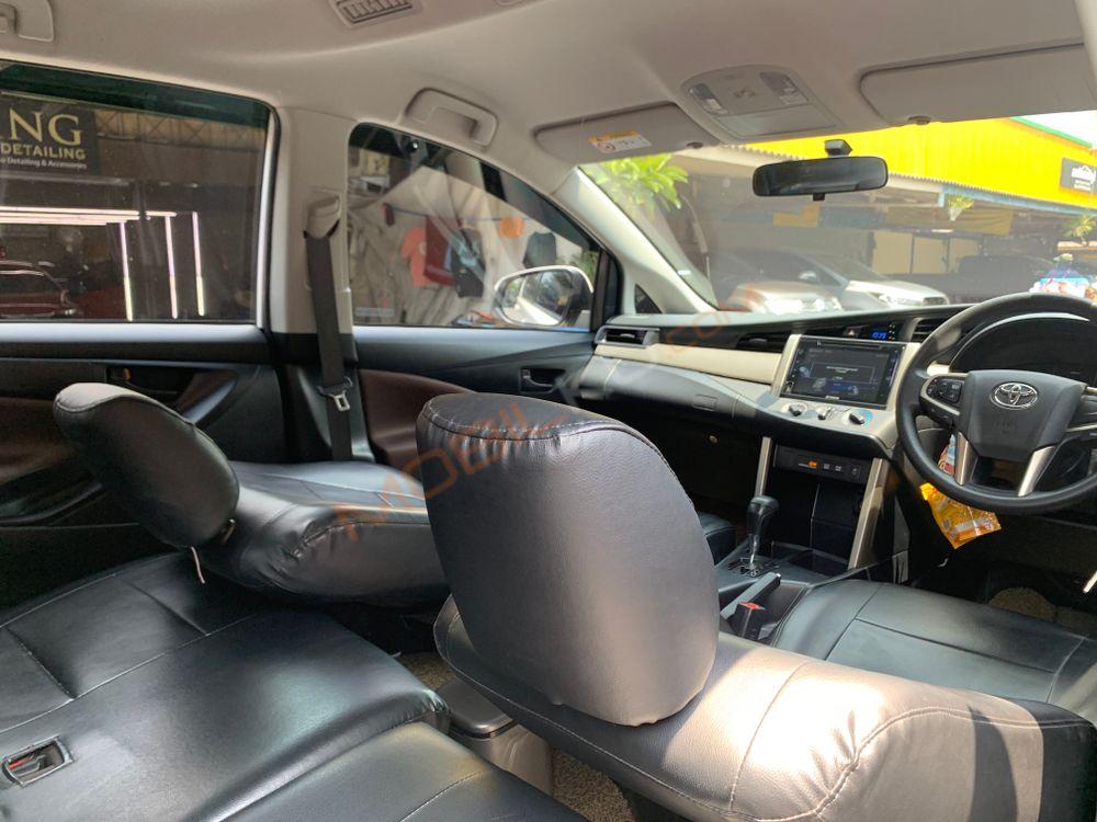 Mobil Toyota Kijang Innova 2021