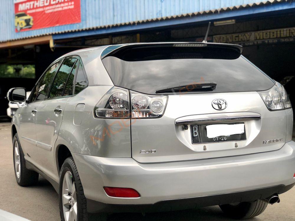 Mobil Toyota Harrier 2013