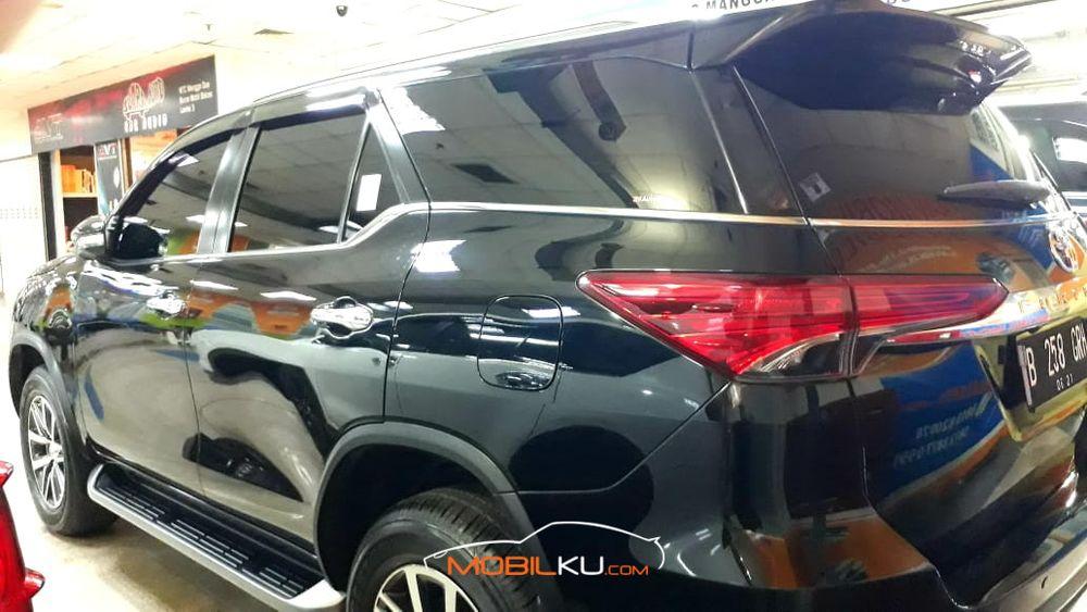 Mobil Toyota Fortuner 2016