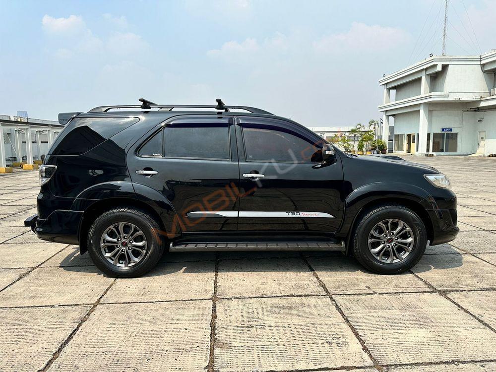 Mobil Toyota Fortuner 2015