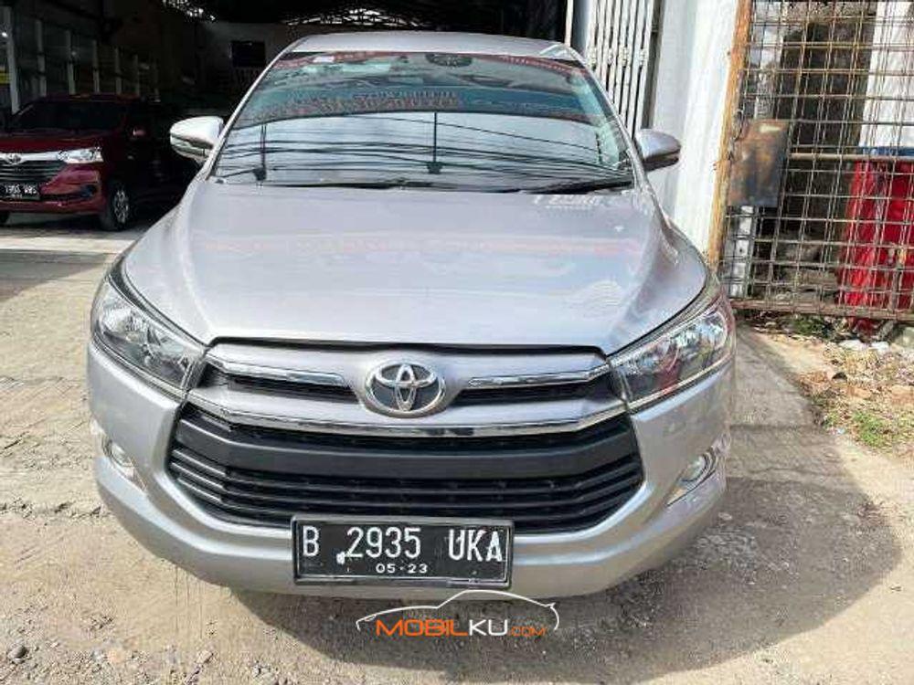 Mobil Toyota Kijang Innova 2018