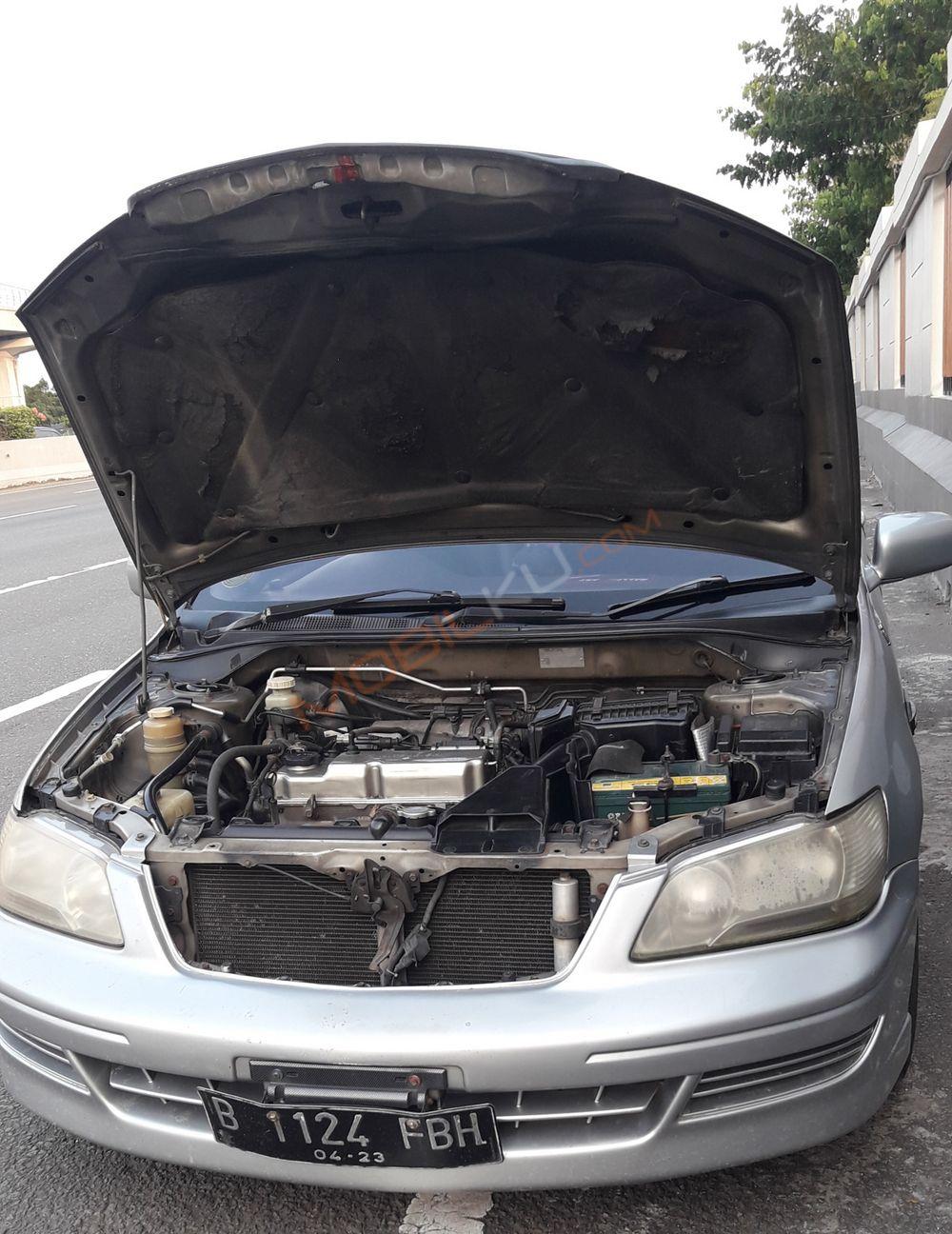 Mobil Mitsubishi Lancer 2003