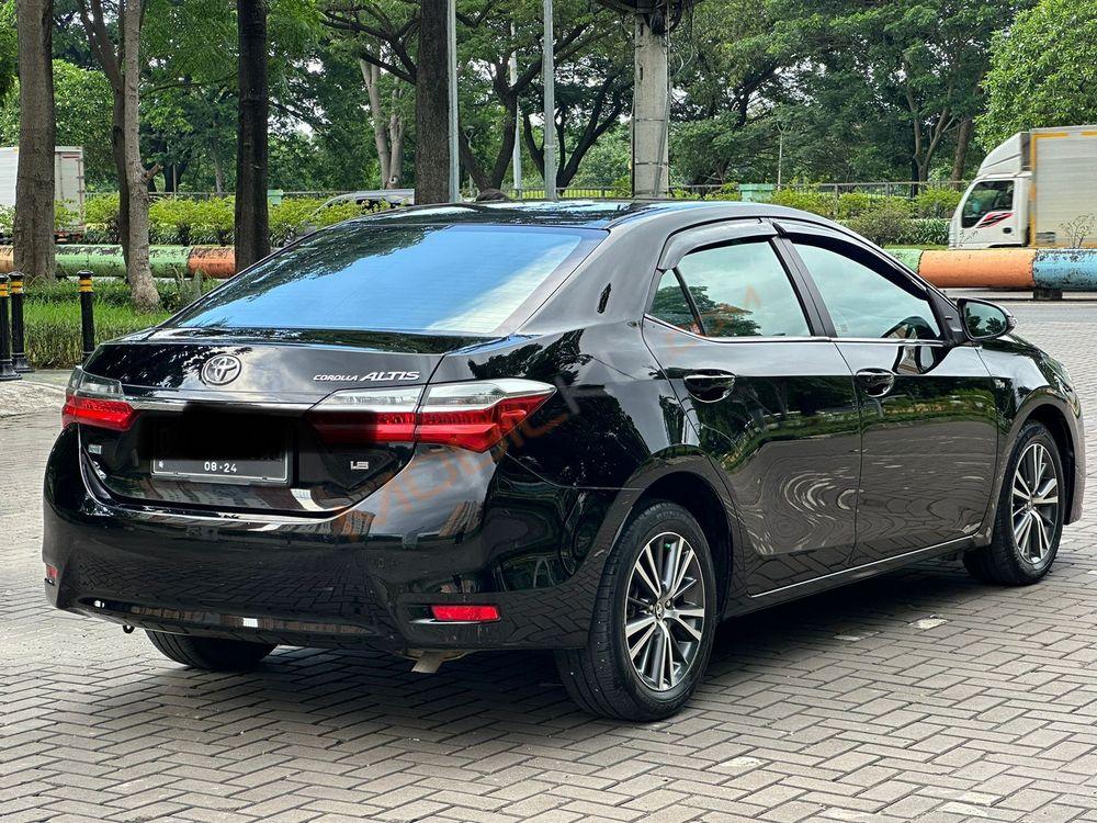 Mobil Toyota Corolla 2018