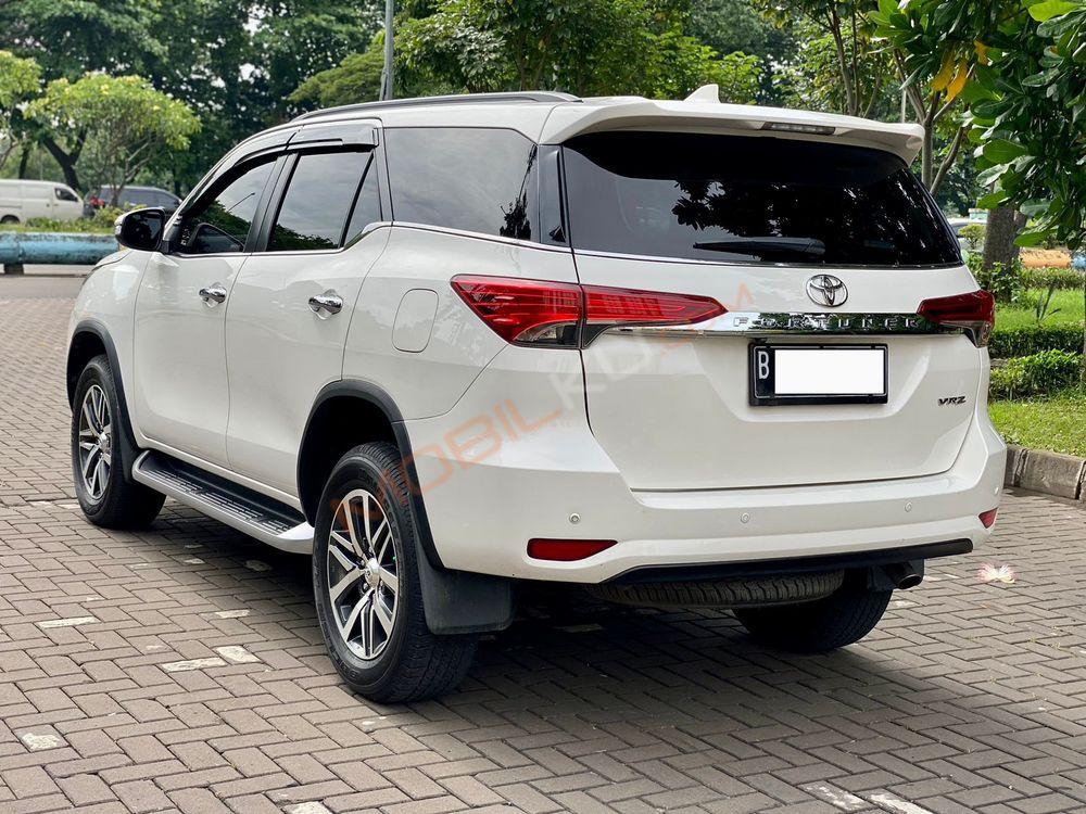 Mobil Toyota Fortuner 2021