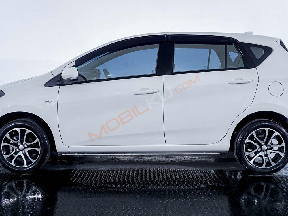 Mobil Daihatsu Sirion 2022