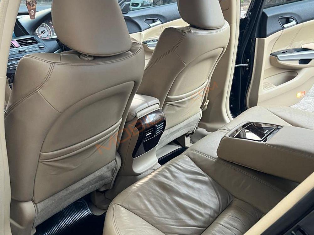 Mobil Honda Accord 2008