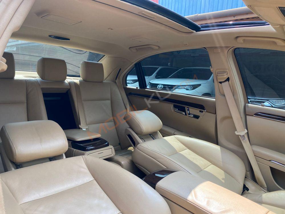 Mobil Mercedes-Benz S-Class 2011