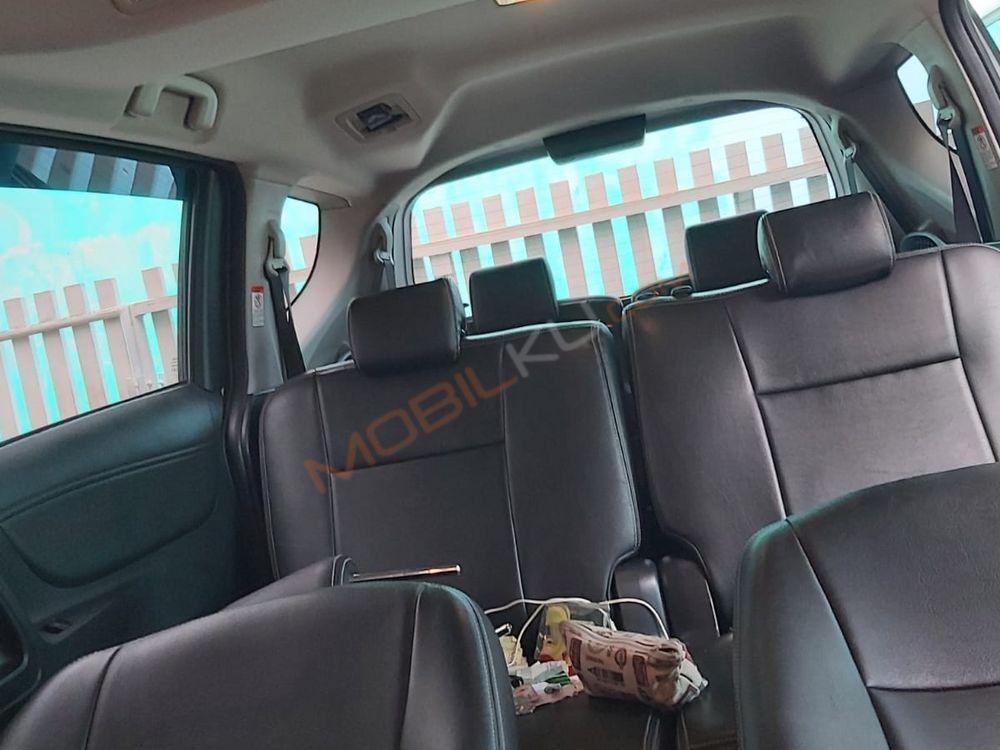 Mobil Toyota Sienta 2017