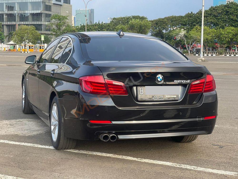 Mobil BMW 5 Series 2013