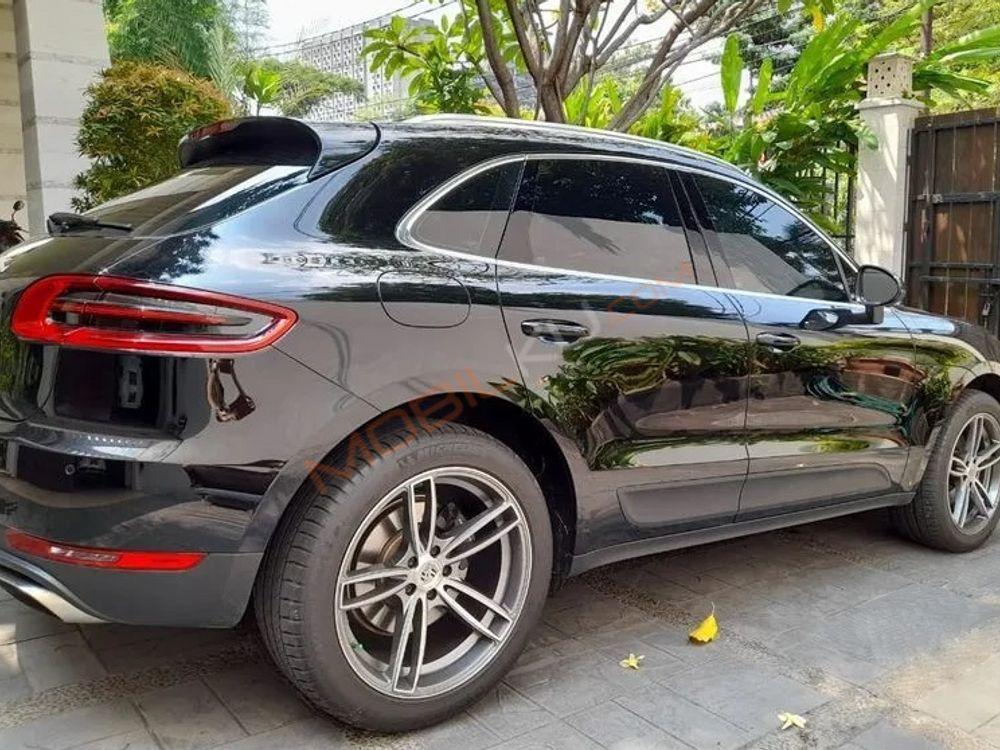 Mobil Porsche Macan 2015
