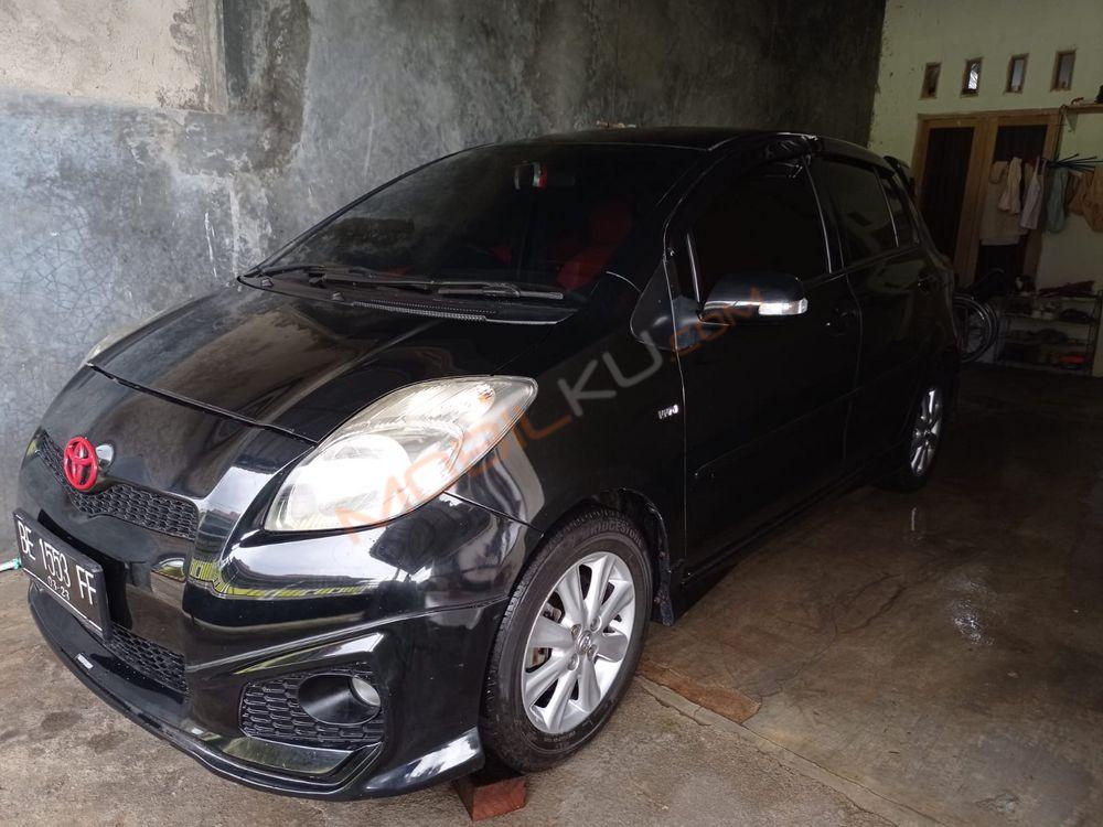 Mobil Toyota Yaris 2013