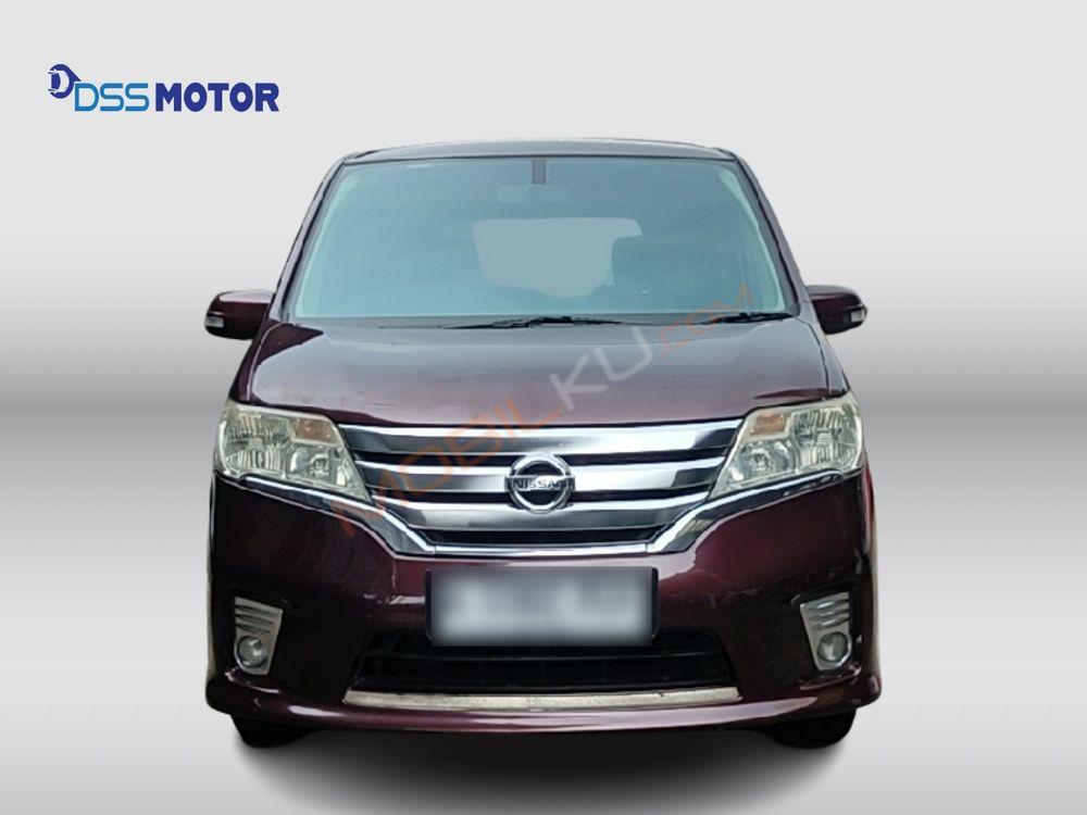 Mobil Nissan Serena 2018