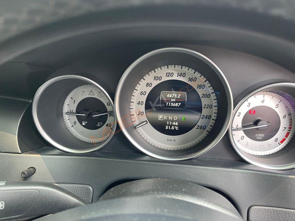 Mobil Mercedes-Benz C-Class 2014