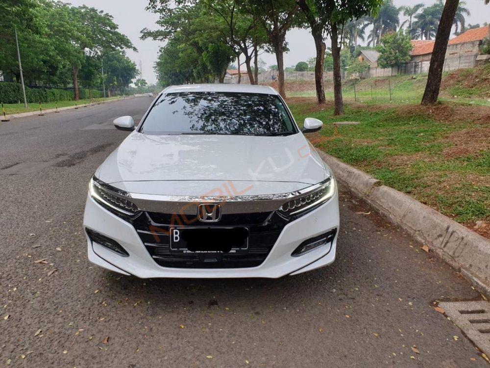Mobil Honda Accord 2019