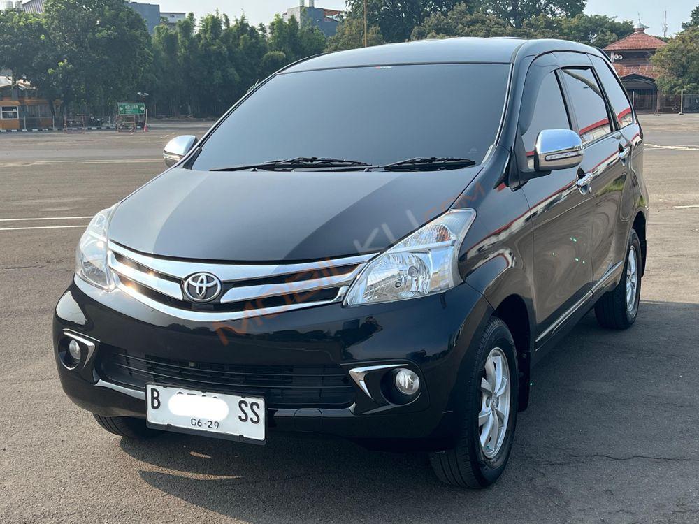 Mobil Toyota Avanza 2014