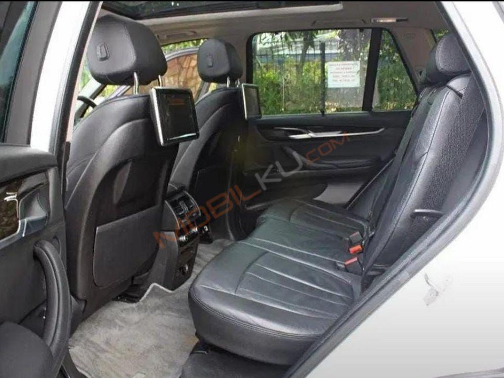 Mobil BMW X5 2015