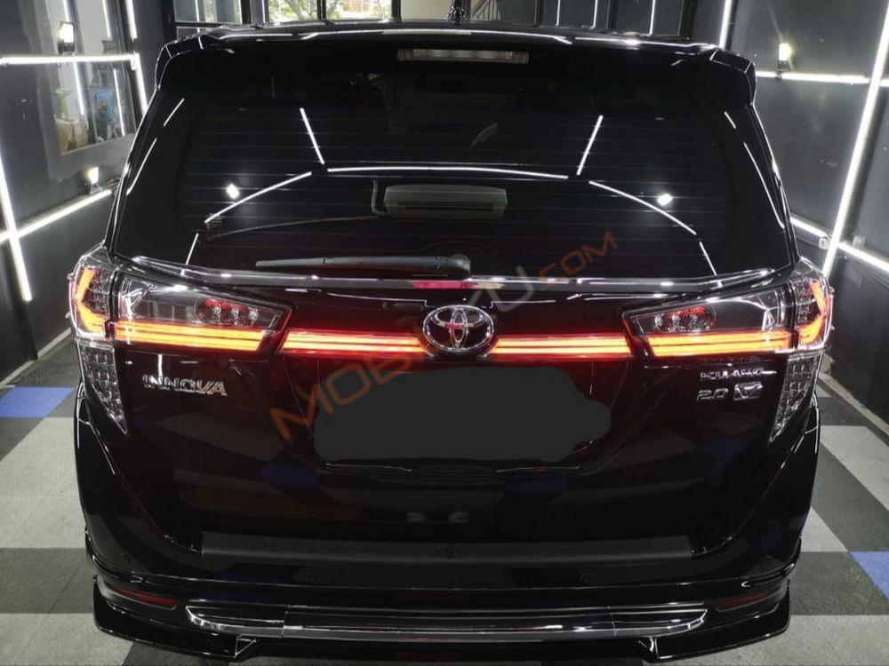 Mobil Toyota Kijang Innova 2018