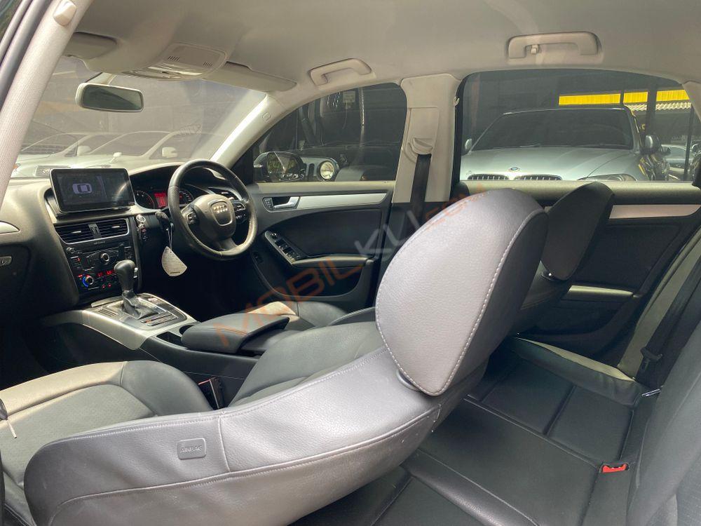 Mobil Audi A4 2010