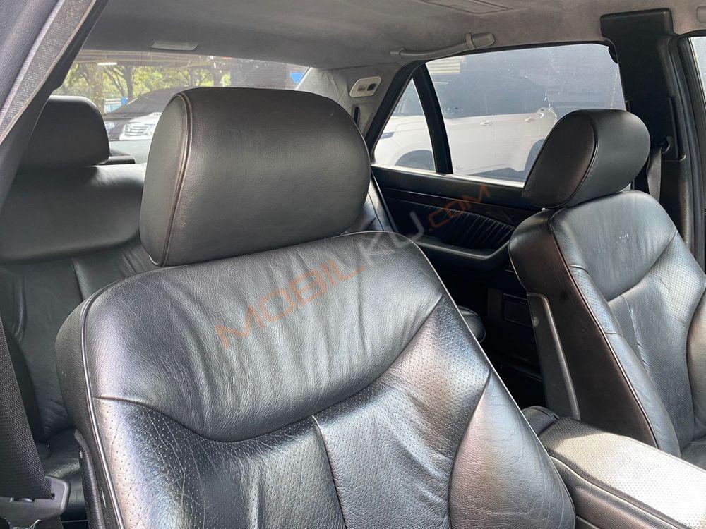 Mobil Mercedes-Benz S-Class 1996